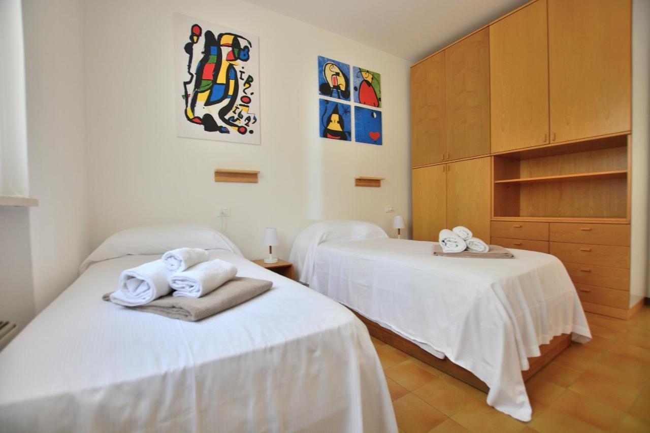 Apartment Joan Miro With Pool Bardolino Eksteriør bilde